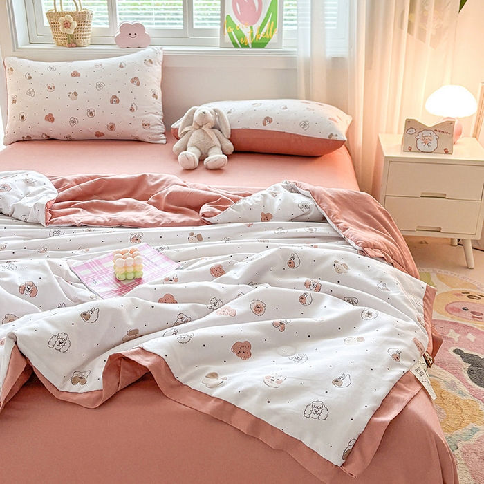 91家纺网 家纺一手货源 找家纺 金喜 2025新款小清新风格有氧针织双层纱大豆被夏被四件套 可爱小熊