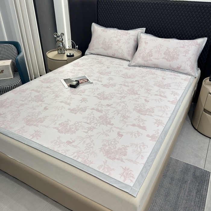 91家纺网 家纺一手货源 找家纺 曲宿家纺 2025新款高分子色织提花软凉席系列 丛林-粉