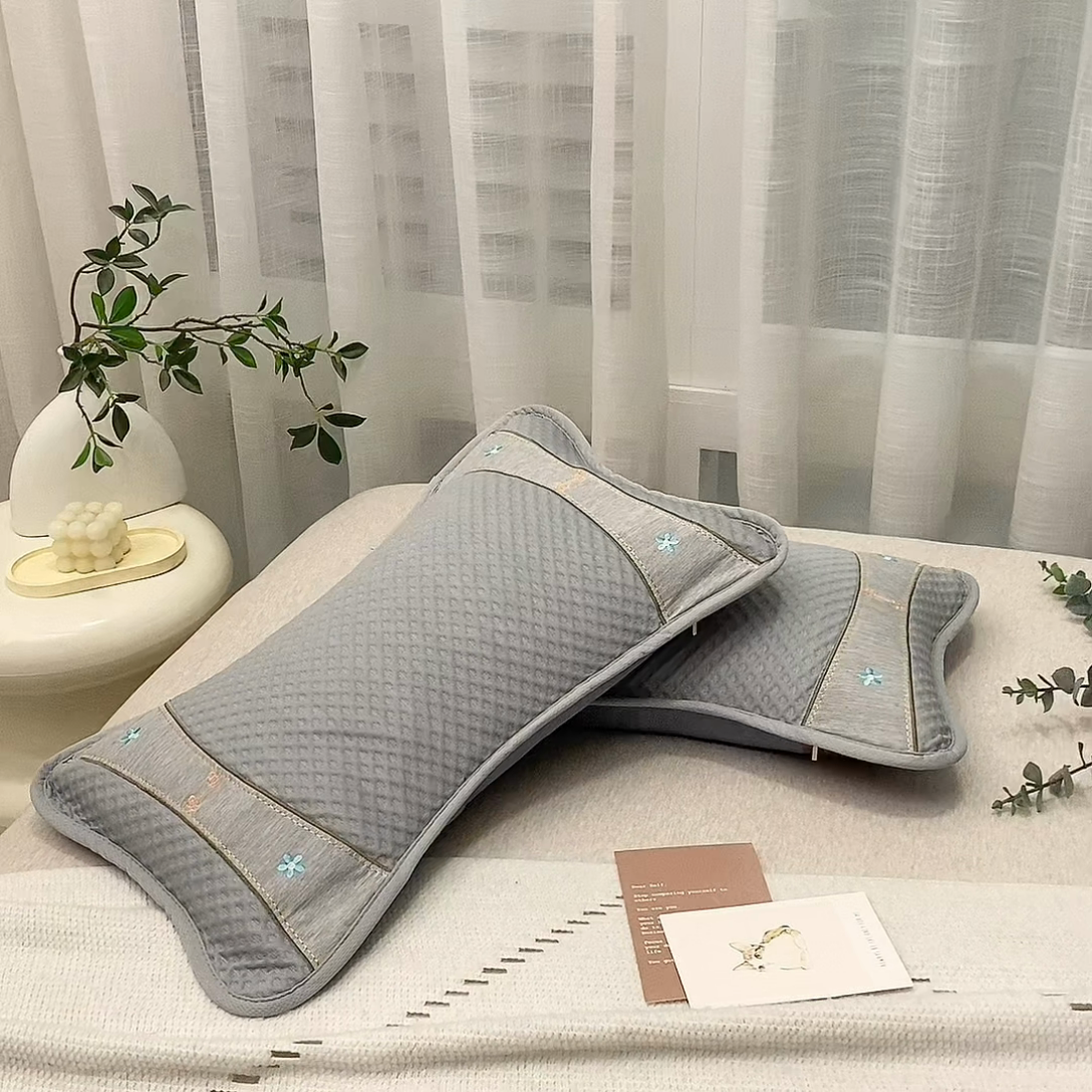 91家纺网 家纺一手货源 找家纺 纽乐家纺 2025夏季夏凉茶香枕头冰丝凉感华夫格凉豆豆茶叶茉莉花枕头枕芯 冰丝华夫格茶香枕-灰色 35x55cm/只