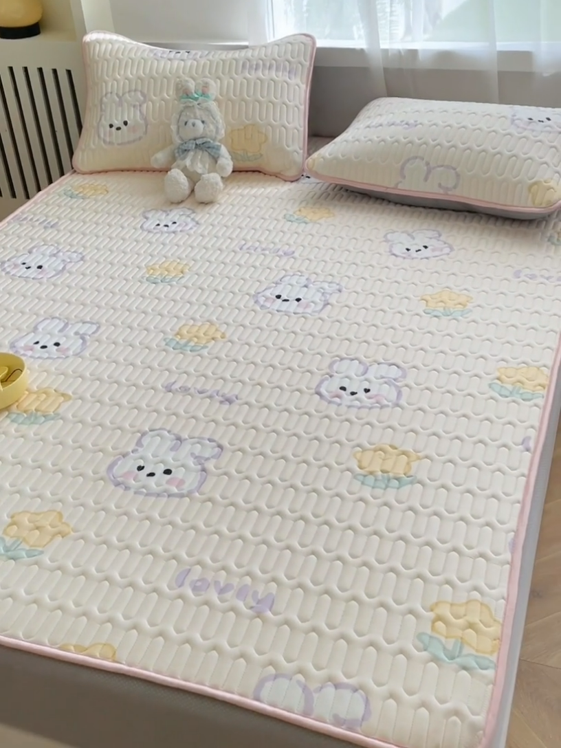 91家纺网 家纺一手货源 找家纺 布卢姆床垫 2025新款5mmA类乳胶凉席床笠套件夏被组合 许愿天空