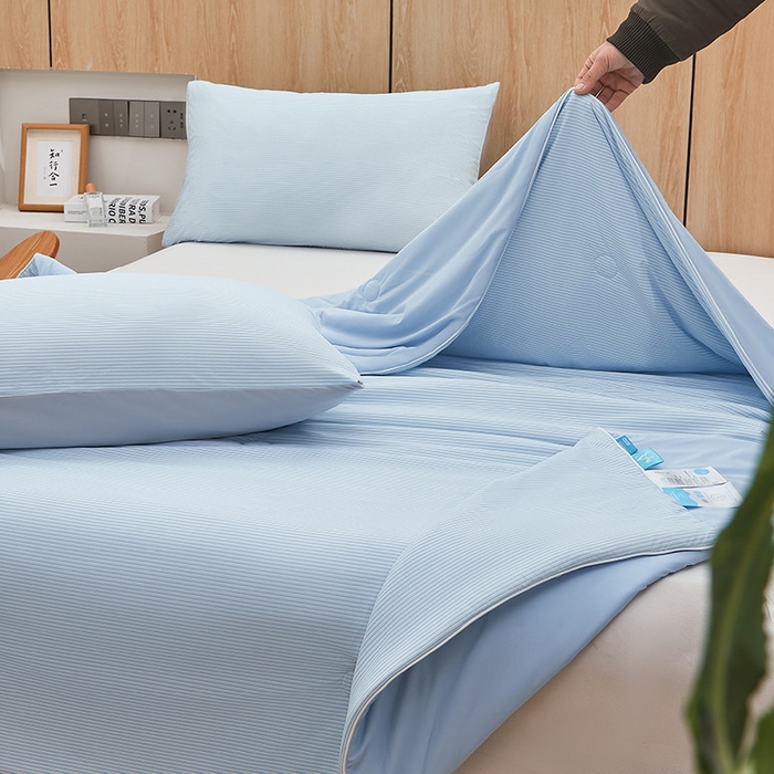 91家纺网 家纺一手货源 找家纺 金喜 2025新款A类高克重冰丝夏被云母凉感夏凉被子（10%氨纶） 云母蓝