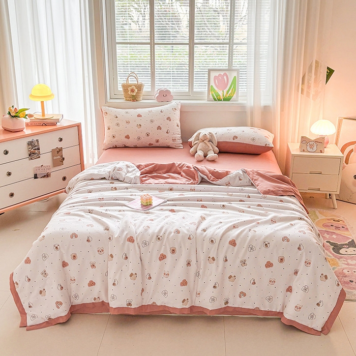 91家纺网 家纺一手货源 找家纺 金喜 2025新款小清新风格有氧针织双层纱大豆被夏被四件套 可爱小熊