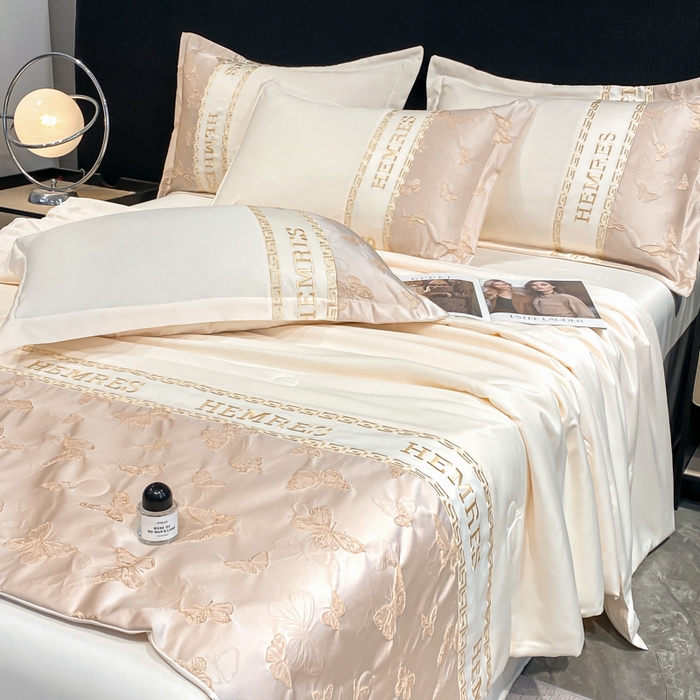 91家纺网 家纺一手货源 找家纺 子曰 2025新款金丝提花浮雕刺绣水洗真丝夏被四件套夏凉被空调被 醉蝴蝶-米白