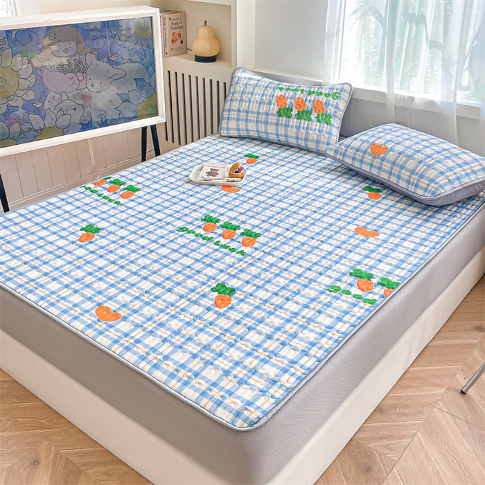 91家纺网 家纺一手货源 找家纺 布卢姆床垫 2025新款5mmA类乳胶凉席床笠套件夏被组合 拔萝卜