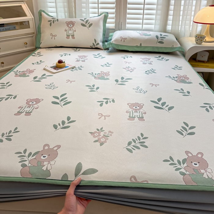 91家纺网 家纺一手货源 找家纺 花言狐语 2025新款真冰藤印花床笠款凉席 丛林熊