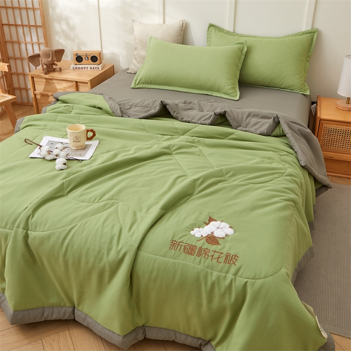 91家纺网 家纺一手货源 找家纺 西域种棉人·千百笠 2025新款A类100%新疆棉花夏凉被纯棉全棉填充毛巾绣绣花纯色双拼原棉空调被夏被 云暖-抹茶绿