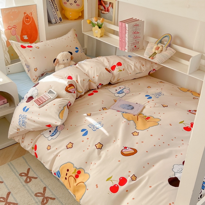 91家纺网 家纺一手货源 找家纺 悦织湾家纺 2025新款印花学生宿舍亲肤芦荟棉三件套单双人四件套轻奢印花磨毛床上用品 蛋糕熊