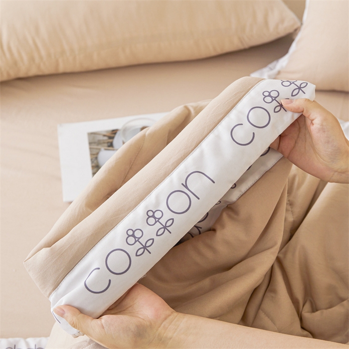 91家纺网 家纺一手货源 找家纺 西域种棉人·千百笠 2025新款A类100%新疆棉花夏凉被纯棉全棉填充毛巾绣绣花纯色双拼原棉空调被夏被 千寻卡其