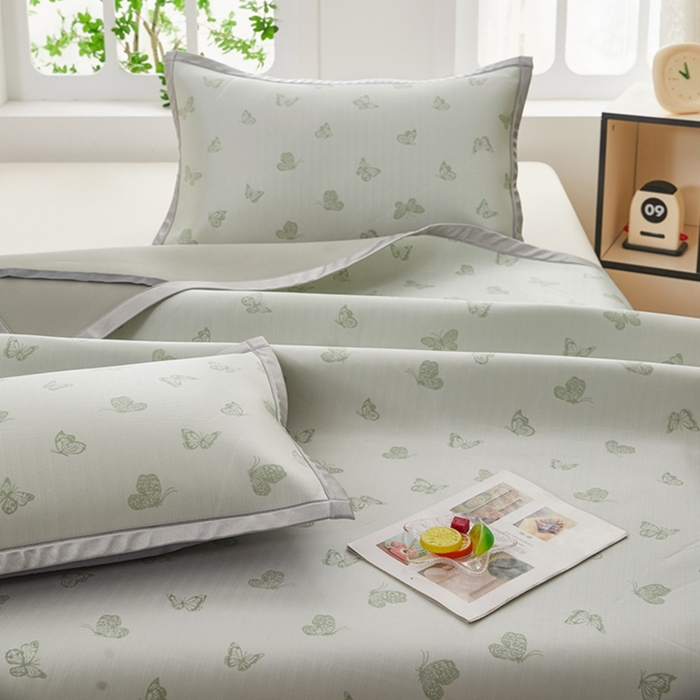 91家纺网 家纺一手货源 找家纺 曲宿家纺 2025新款高分子色织提花软凉席系列 蝴蝶-果绿