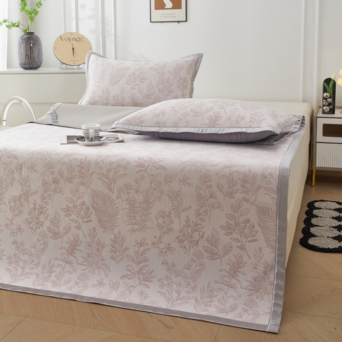 91家纺网 家纺一手货源 找家纺 曲宿家纺 2025新款高分子色织提花软凉席系列 葱郁-粉