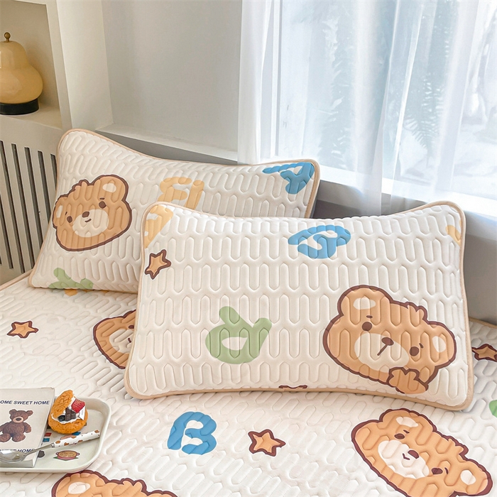 91家纺网 家纺一手货源 找家纺 布卢姆床垫 2025新款5mmA类乳胶凉席床笠套件夏被组合 字母小熊