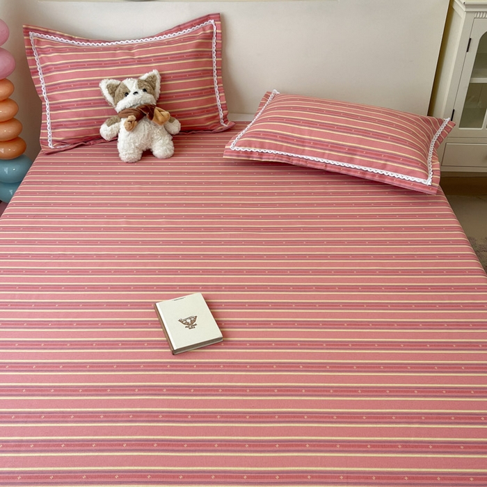 91家纺网 家纺一手货源 找家纺 新印象  2025新款花边老粗布床单款床笠款三件套细条纹-红