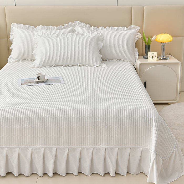 91家纺网 家纺一手货源 找家纺 星窝家纺 2025新款水洗棉花边床裙式多功能床盖三件套 经典奶白