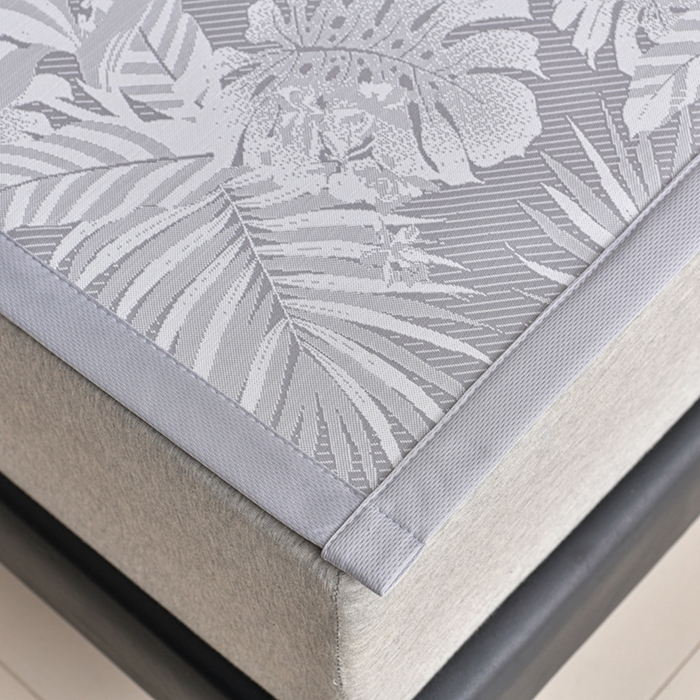 91家纺网 家纺一手货源 找家纺 芯诗曼家纺 2025新款三明治凉感丝提花冰丝席凉席 叶语恋-灰床席款