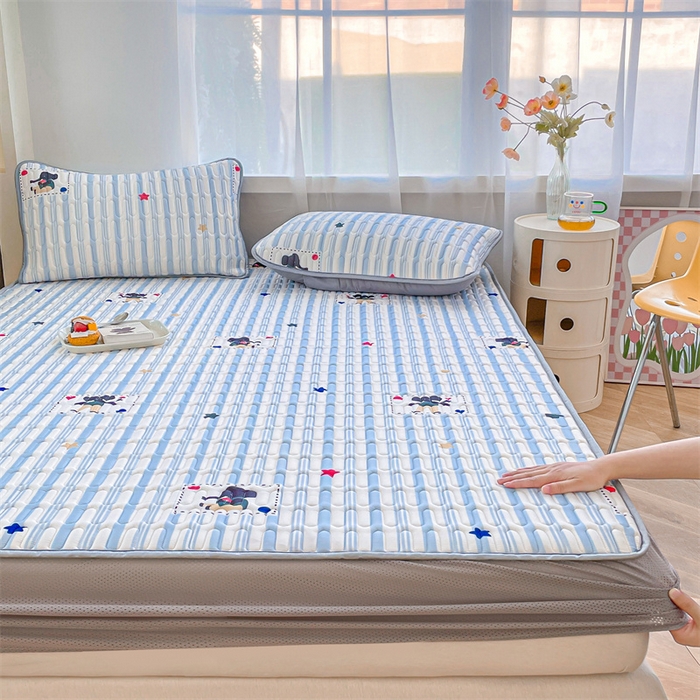 91家纺网 家纺一手货源 找家纺 布卢姆床垫 2025新款5mmA类乳胶凉席床笠套件夏被组合 条纹象