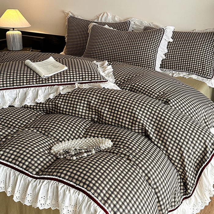 91家纺网 家纺一手货源 找家纺 蓝邻家纺 2025春夏新款全棉纯棉复古双层纱花边织带款四件套 玛德琳-绿