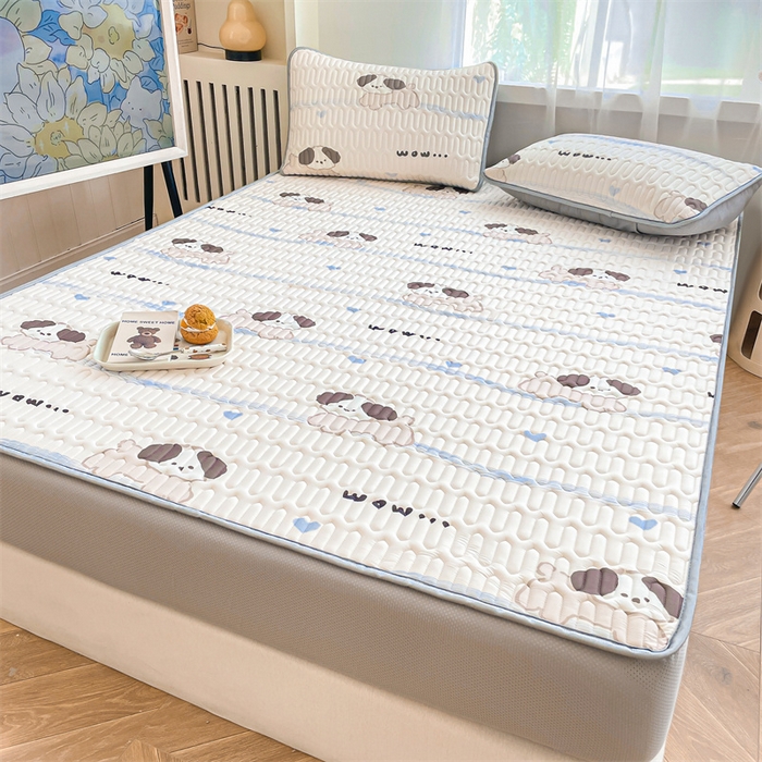 91家纺网 家纺一手货源 找家纺 布卢姆床垫 2025新款5mmA类乳胶凉席床笠套件夏被组合 假期小狗