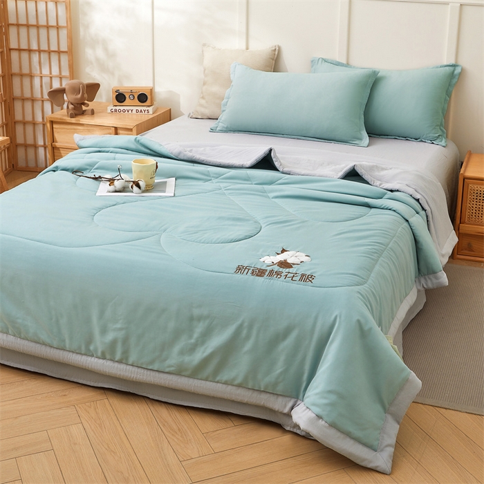 91家纺网 家纺一手货源 找家纺 西域种棉人·千百笠 2025新款A类100%新疆棉花夏凉被纯棉全棉填充毛巾绣绣花纯色双拼原棉空调被夏被 云暖-山水青