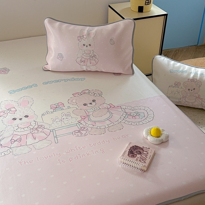 91家纺网 家纺一手货源 找家纺 美乐迪家纺 2025新款碳光凉感冰丝席 甜心兔