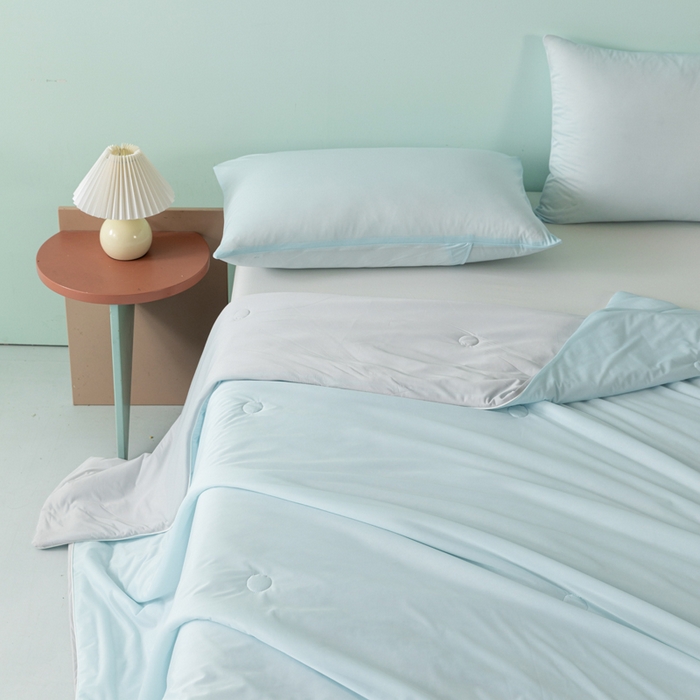 91家纺网 家纺一手货源 找家纺 瑜珠家纺 2025新款瑜珠云母凉感丝夏被 蓝+灰