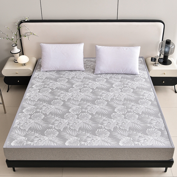 91家纺网 家纺一手货源 找家纺 芯诗曼家纺 2025新款三明治凉感丝提花冰丝席凉席 叶语恋-灰床席款