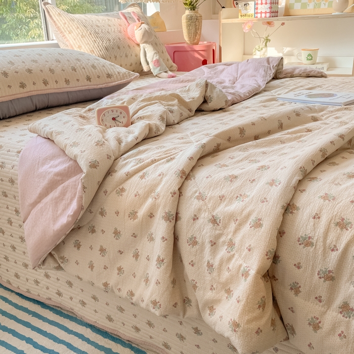 91家纺网 家纺一手货源 找家纺 老帅的工厂店 2025新款a类云感双层纱7a抗菌夏被床盖四件套 初暖