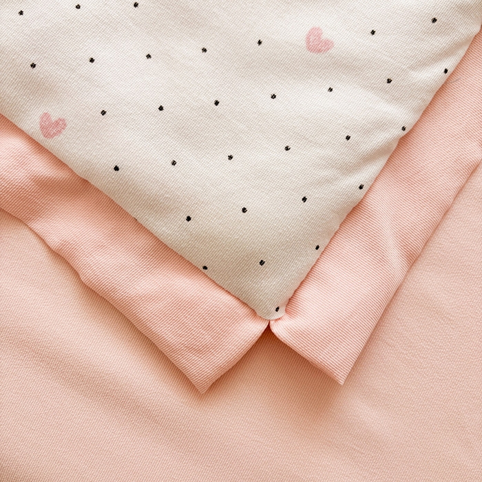 91家纺网 家纺一手货源 找家纺 金喜 2025新款小清新风格有氧针织双层纱大豆被夏被四件套 爱心气球