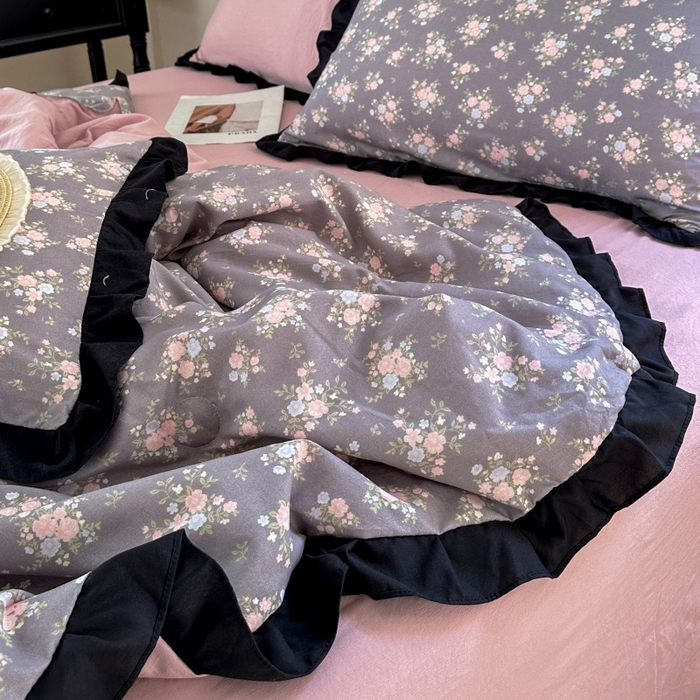 91家纺网 家纺一手货源 找家纺 亿品家纺 2025直播爆款韩版赫本风花边款针织棉双层纱夏被四件套【有买家秀加V】