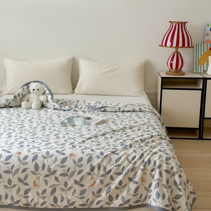 觅糖家纺 2025新款软糯针织云柔大豆夏被 爱丽丝兔