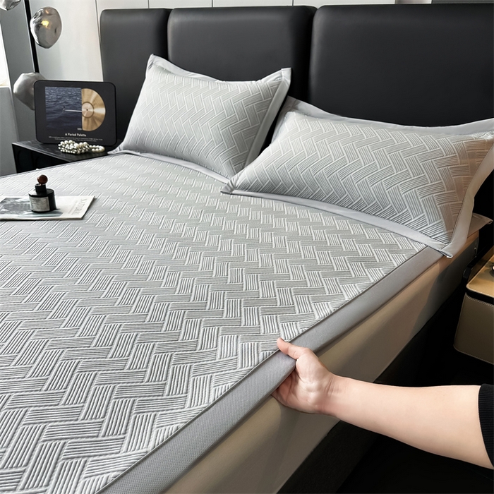 91家纺网 家纺一手货源 找家纺 雯豆家纺 2025夏季新款PE中分子凉感凉席三件套冰丝凉感席子纯色素色成人平铺绑带款 简尚-月影灰