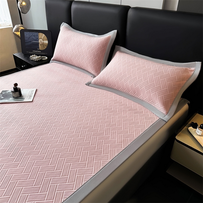 91家纺网 家纺一手货源 找家纺 雯豆家纺 2025夏季新款PE中分子凉感凉席三件套冰丝凉感席子纯色素色成人平铺绑带款 简尚-甜梦粉