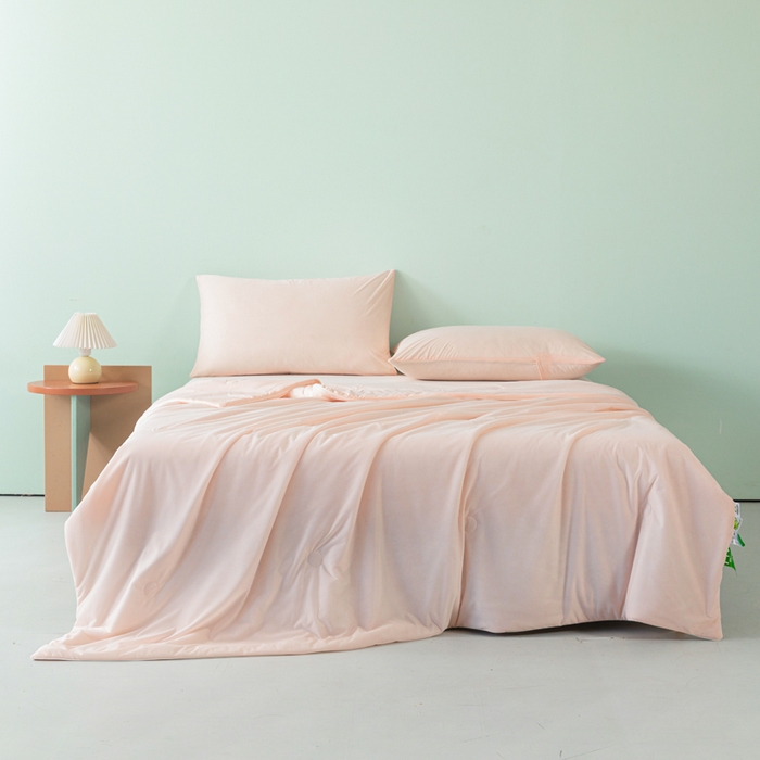 91家纺网 家纺一手货源 找家纺 瑜珠家纺 2025新款瑜珠云母凉感丝夏被 黛玉粉