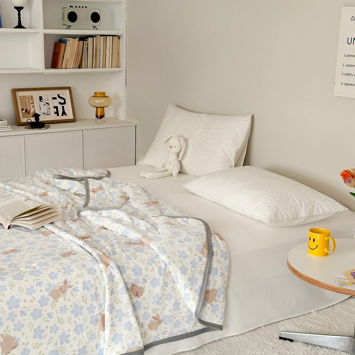 91家纺网 家纺一手货源 找家纺 觅糖家纺 2025新款软糯针织云柔大豆夏被 蓝町兔