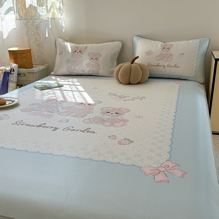 91家纺网 家纺一手货源 找家纺 美乐迪家纺 2025新款碳光凉感冰丝席 三只熊