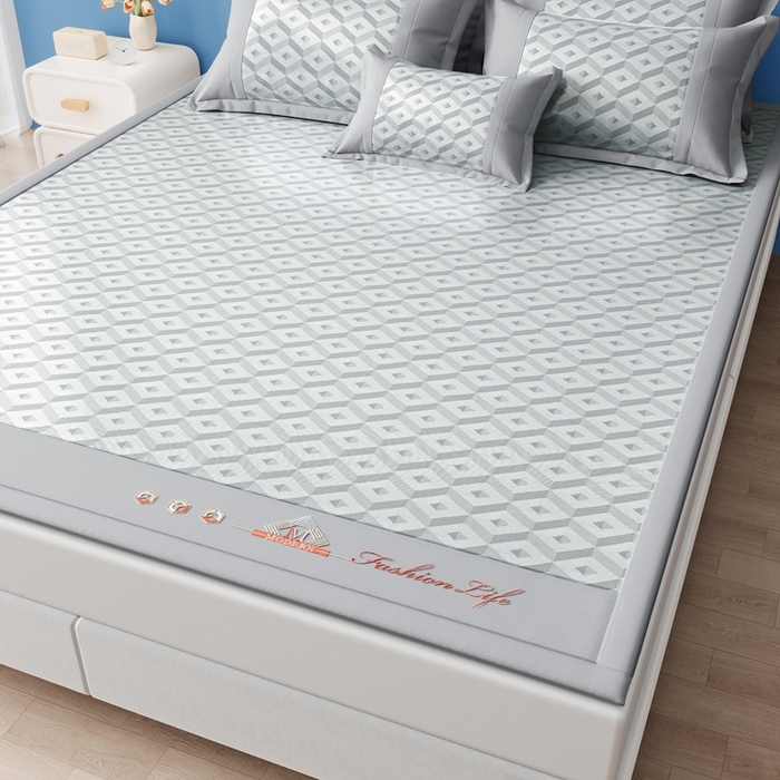 91家纺网 家纺一手货源 找家纺 鑫琪莱家纺 2025新款冰柔凉感丝凉席席子三件套 摩登立方-灰-床席款