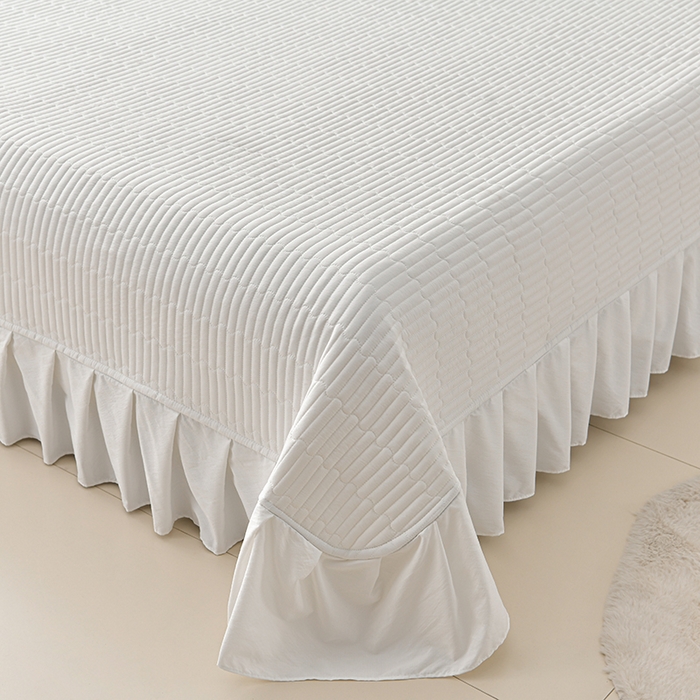 91家纺网 家纺一手货源 找家纺 星窝家纺 2025新款水洗棉花边床裙式多功能床盖三件套 经典奶白