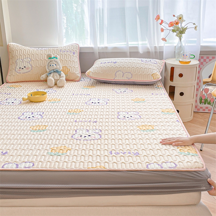 91家纺网 家纺一手货源 找家纺 布卢姆床垫 2025新款5mmA类乳胶凉席床笠套件夏被组合 许愿天空