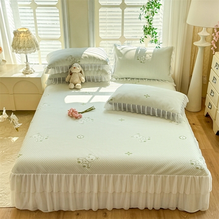 91家纺网 家纺一手货源 找家纺 优贝 2025新款直播爆款卡皮巴拉系列冰豆豆凉席床裙款 小熊-绿