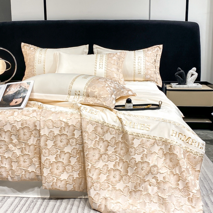 91家纺网 家纺一手货源 找家纺 子曰 2025新款金丝提花浮雕刺绣水洗真丝夏被四件套夏凉被空调被 花开朵朵-米白