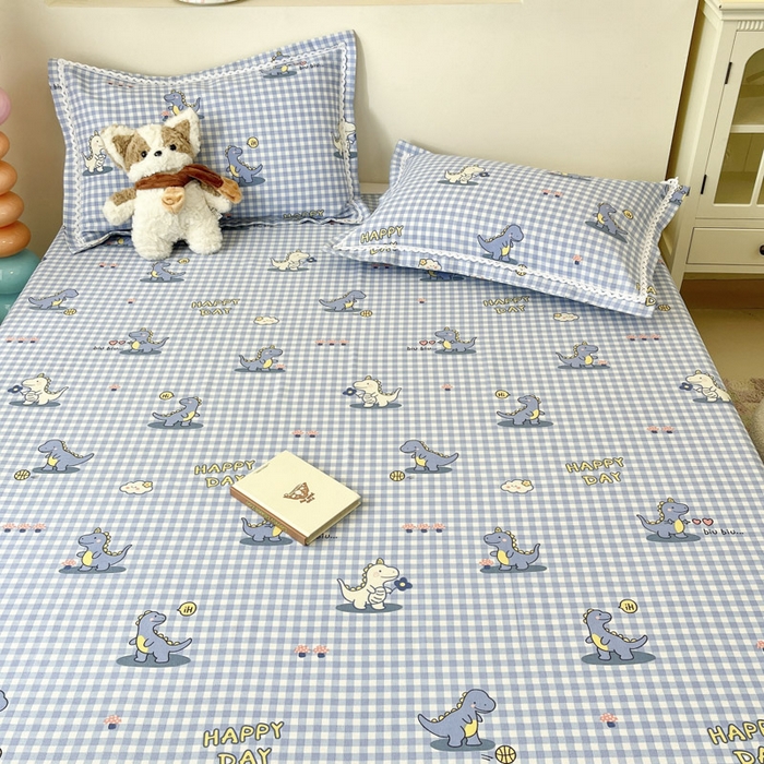 91家纺网 家纺一手货源 找家纺 新印象  2025新款花边老粗布床单款床笠款三件套蓝色小恐龙