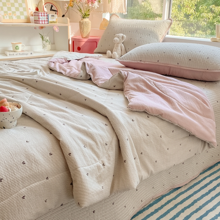 91家纺网 家纺一手货源 找家纺 （总）老帅的工厂店 2025新款a类云感双层纱7a抗菌夏被床盖四件套