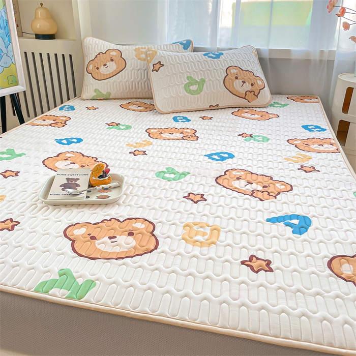 91家纺网 家纺一手货源 找家纺 布卢姆床垫 2025新款5mmA类乳胶凉席床笠套件夏被组合 字母小熊