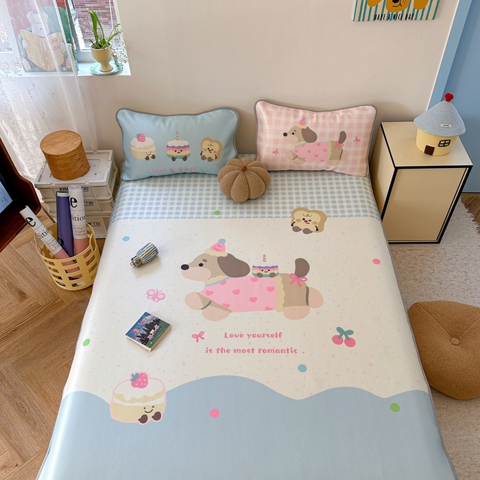 91家纺网 家纺一手货源 找家纺 美乐迪家纺 2025新款碳光凉感冰丝席 蛋糕腊肠狗