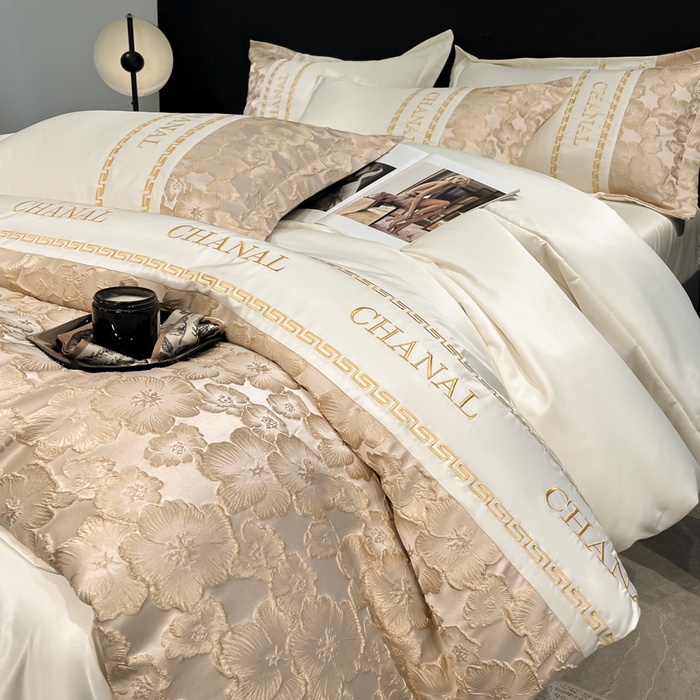 91家纺网 家纺一手货源 找家纺 米彩家纺 2025新款A类水洗真丝金丝浮雕提花绣花四件套 桃花-奶白