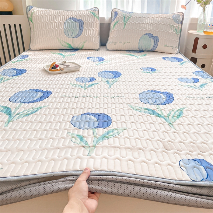 91家纺网 家纺一手货源 找家纺 布卢姆床垫 2025新款5mmA类乳胶凉席床笠套件夏被组合 郁金香-蓝