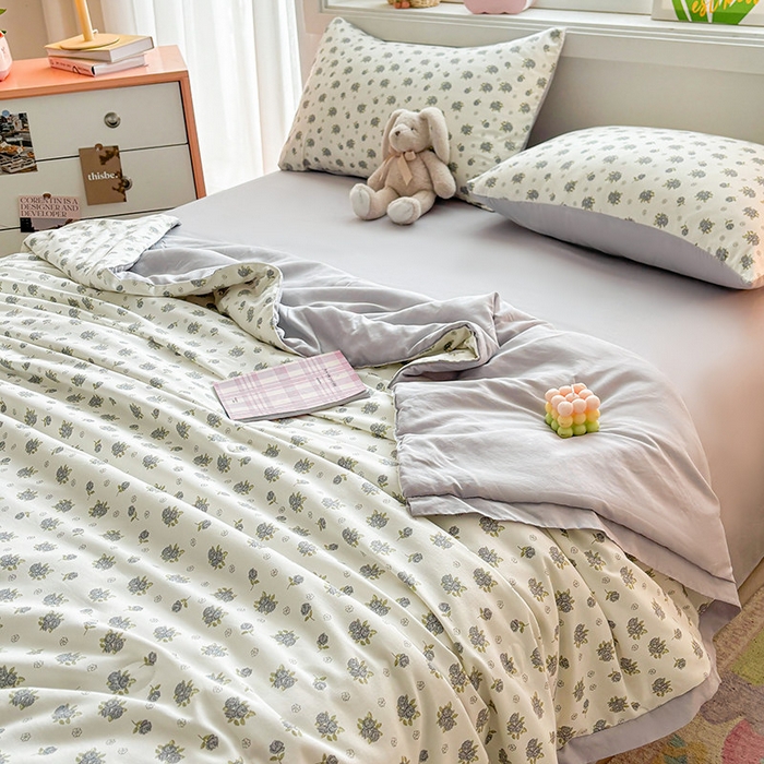 91家纺网 家纺一手货源 找家纺 金喜 2025新款小清新风格有氧针织双层纱大豆被夏被四件套 清欢