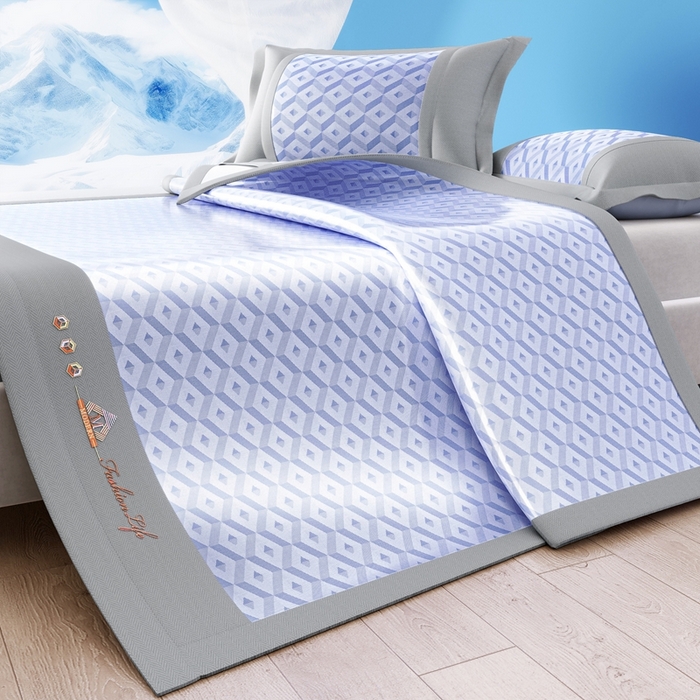 91家纺网 家纺一手货源 找家纺 鑫琪莱家纺 2025新款冰柔凉感丝凉席席子三件套 摩登立方-蓝-床席款