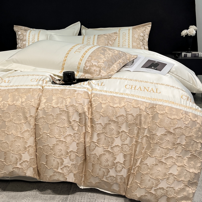 91家纺网 家纺一手货源 找家纺 米彩家纺 2025新款A类水洗真丝金丝浮雕提花绣花四件套 桃花-奶白