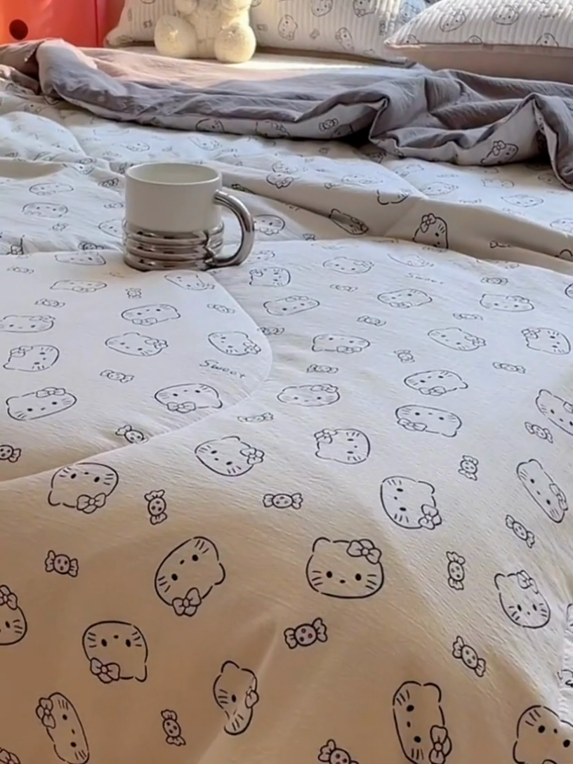 91家纺网 家纺一手货源 找家纺 老帅的工厂店 2025新款a类云感双层纱7a抗菌夏被床盖四件套 猫咪