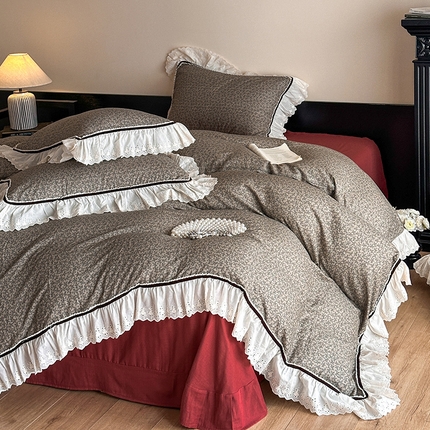 91家纺网 家纺一手货源 找家纺 蓝邻家纺 2025春夏新款全棉纯棉复古双层纱花边织带款四件套 春风细叶